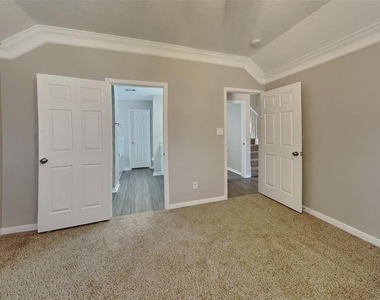 27089 Monarch Wood Drive - Photo Thumbnail 8