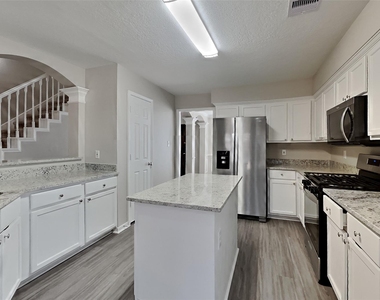 27089 Monarch Wood Drive - Photo Thumbnail 3