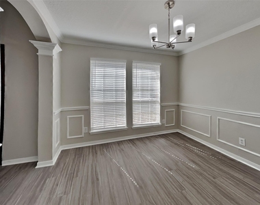 27089 Monarch Wood Drive - Photo Thumbnail 6