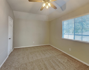 27089 Monarch Wood Drive - Photo Thumbnail 12