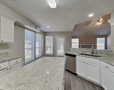 27089 Monarch Wood Drive - Photo Thumbnail 4