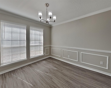 27089 Monarch Wood Drive - Photo Thumbnail 5