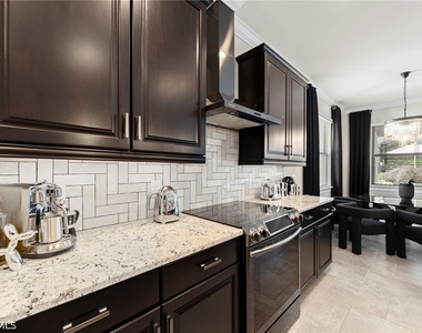 8712 Westwood Oaks Place - Photo Thumbnail 32
