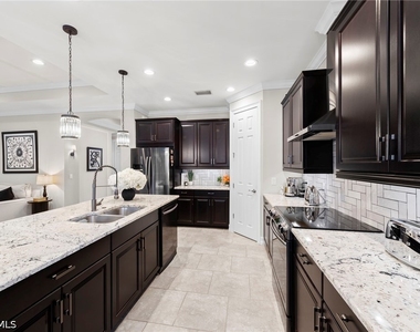 8712 Westwood Oaks Place - Photo Thumbnail 12