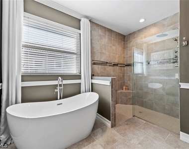 8712 Westwood Oaks Place - Photo Thumbnail 21