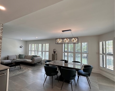 4451 Gulf Shore Boulevard N - Photo Thumbnail 7