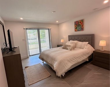 4451 Gulf Shore Boulevard N - Photo Thumbnail 19