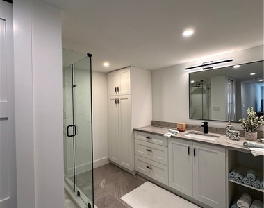 4451 Gulf Shore Boulevard N - Photo Thumbnail 16