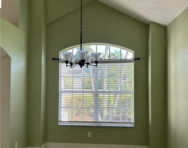 9932 Alabama Street - Photo Thumbnail 5