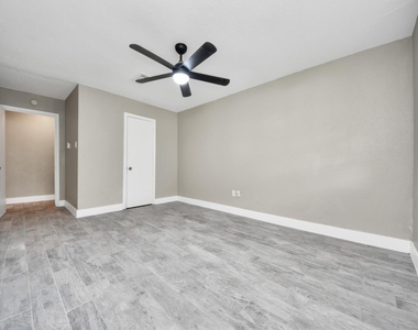 212 Harold Lane - Photo Thumbnail 19