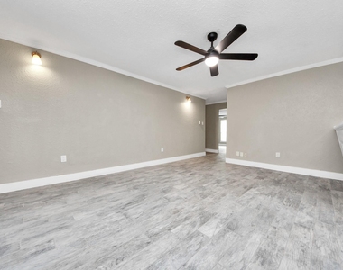 212 Harold Lane - Photo Thumbnail 22