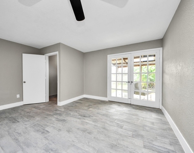212 Harold Lane - Photo Thumbnail 34
