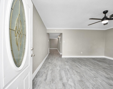 212 Harold Lane - Photo Thumbnail 5