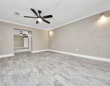 212 Harold Lane - Photo Thumbnail 23