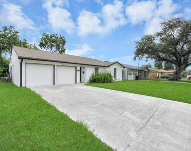 212 Harold Lane - Photo Thumbnail 4