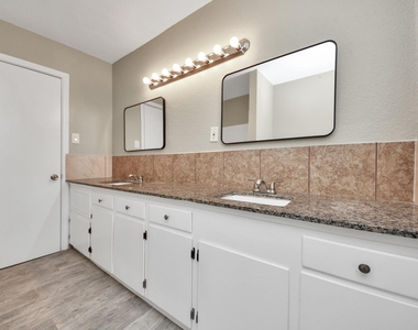 212 Harold Lane - Photo Thumbnail 13