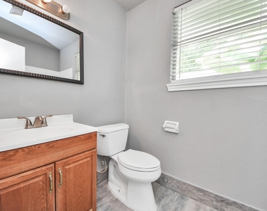 212 Harold Lane - Photo Thumbnail 17