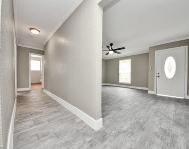 212 Harold Lane - Photo Thumbnail 10