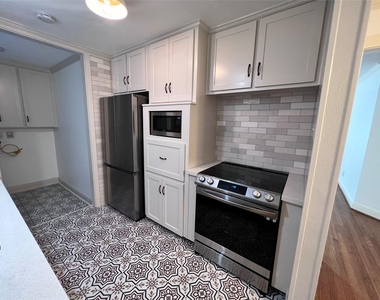 1711 Wilde Rock Way - Photo Thumbnail 16
