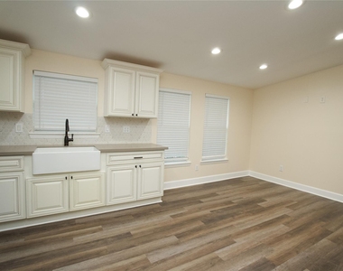 4501 Westwood Lane - Photo Thumbnail 7