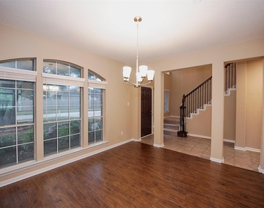 10411 Village Lake Drive - Photo Thumbnail 7