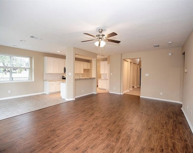 10411 Village Lake Drive - Photo Thumbnail 17