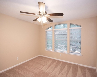 10411 Village Lake Drive - Photo Thumbnail 29