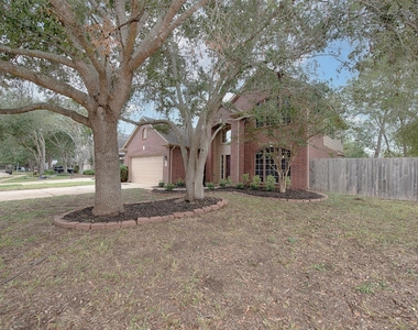 10411 Village Lake Drive - Photo Thumbnail 2