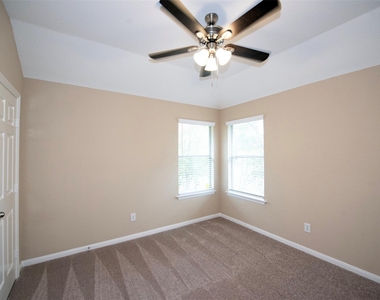 10411 Village Lake Drive - Photo Thumbnail 27