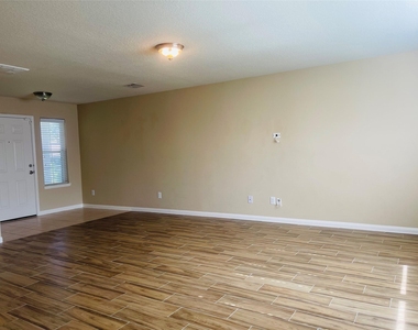 9434 Turquoise Meadow Lane - Photo Thumbnail 16