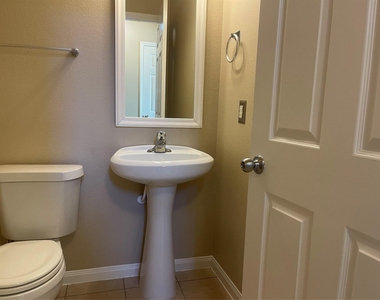9434 Turquoise Meadow Lane - Photo Thumbnail 17