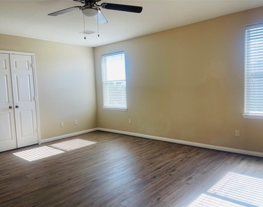 9434 Turquoise Meadow Lane - Photo Thumbnail 29