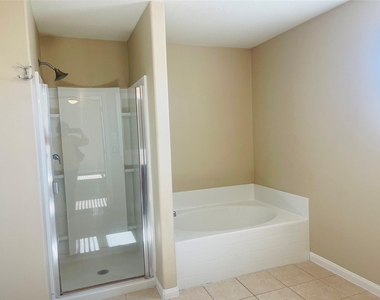 9434 Turquoise Meadow Lane - Photo Thumbnail 21