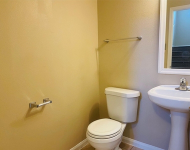 9434 Turquoise Meadow Lane - Photo Thumbnail 13