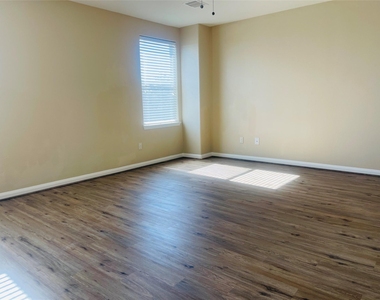 9434 Turquoise Meadow Lane - Photo Thumbnail 28