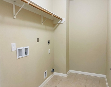 9434 Turquoise Meadow Lane - Photo Thumbnail 31