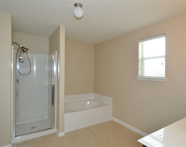 9434 Turquoise Meadow Lane - Photo Thumbnail 15