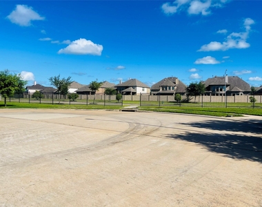 9434 Turquoise Meadow Lane - Photo Thumbnail 34