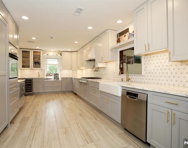 434 Hasbrouck - Photo Thumbnail 11