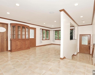 434 Hasbrouck - Photo Thumbnail 12