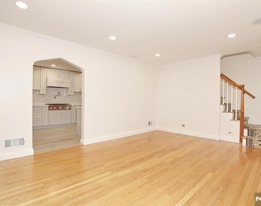 434 Hasbrouck - Photo Thumbnail 4