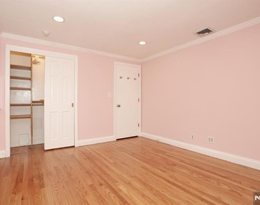 434 Hasbrouck - Photo Thumbnail 33