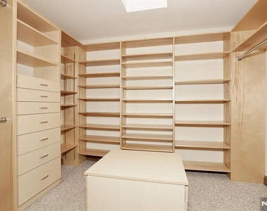 434 Hasbrouck - Photo Thumbnail 25