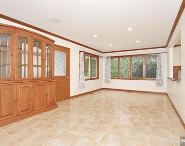 434 Hasbrouck - Photo Thumbnail 13