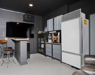434 Hasbrouck - Photo Thumbnail 21