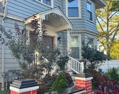 15 Brewster - Photo Thumbnail 2