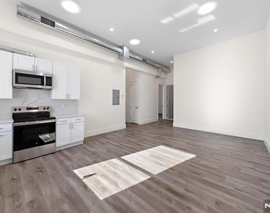 153 Orchard - Photo Thumbnail 9