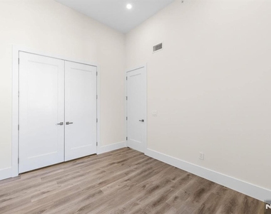153 Orchard - Photo Thumbnail 21