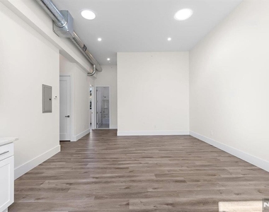153 Orchard - Photo Thumbnail 7