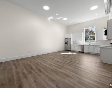 153 Orchard - Photo Thumbnail 13